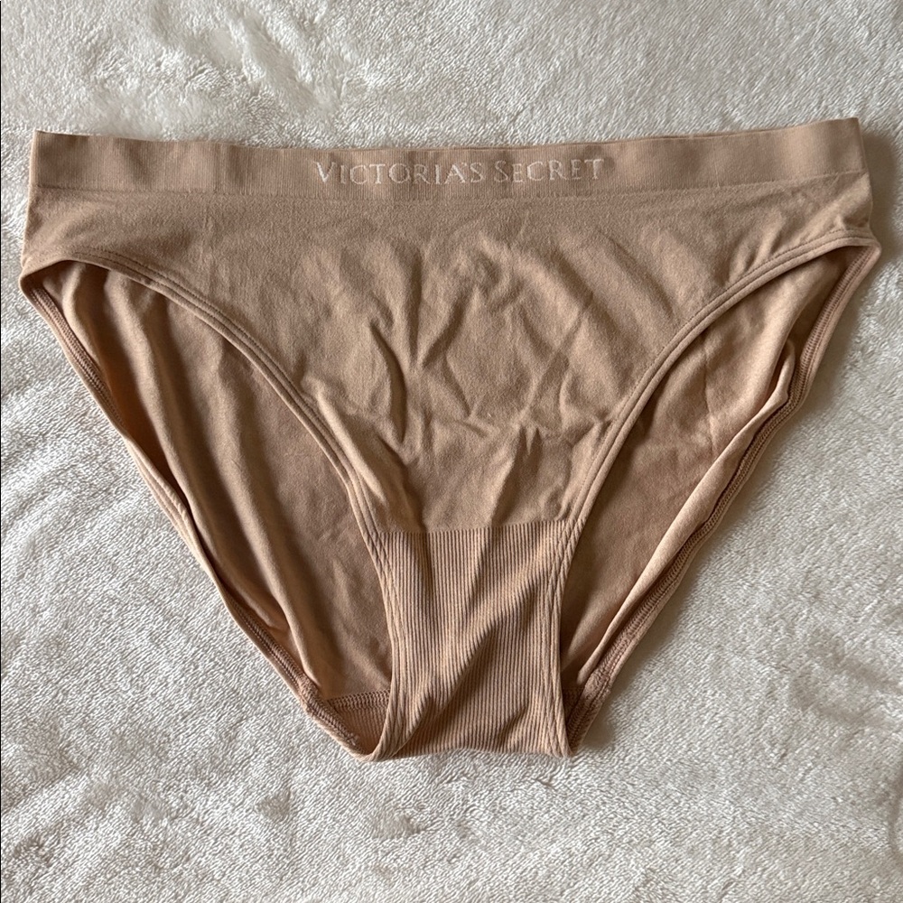 Victoria's Secret Seamless Bikini Panty Tan Nude Size L